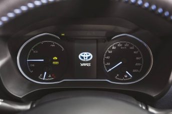 nouvelle-yaris-hybride-0003