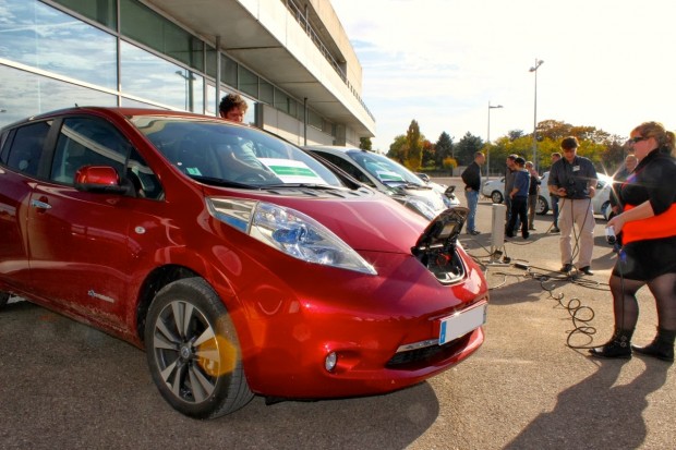 Une des Nissan LEAF présente lors de la Rencontre Moteurs Ecologiques n°2