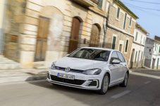 vw-golf-gte-2017-0008