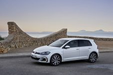 vw-golf-gte-2017-0015