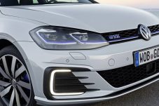 vw-golf-gte-2017-0017