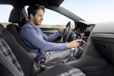 vw-golf-gte-2017-0019