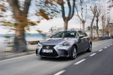 lexus-is-300h-2017-0002