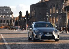 lexus-is-300h-2017-0010