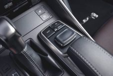 lexus-is-300h-2017-0023