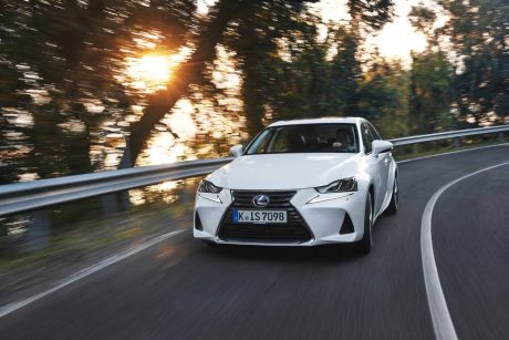 lexus-is-300h-2017-0024