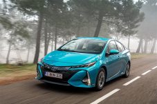 prius-hybride-rechargeable-2017-prix