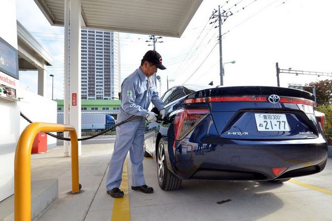 Pourquoi pas des « pompistes » aux stations de recharge électrique ?