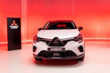 La face de l'ASX est légèrement redessinée par rapport Renault Captur