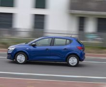 Face au tout électrique, Dacia pourrait miser sur les carburants de synthèse