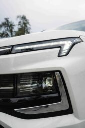 A vide, l'e-JS4 pèse 1765 kg