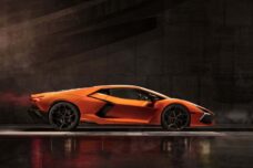 Lamborghini Revuelto 10