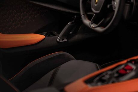 Lamborghini Revuelto 13