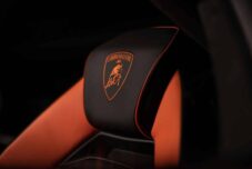 Lamborghini Revuelto 14