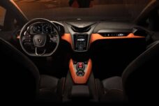 Lamborghini Revuelto 16