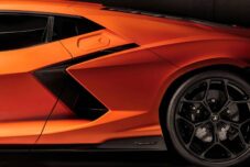 Lamborghini Revuelto 7