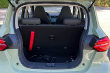 Le coffre offre 210 l de volume