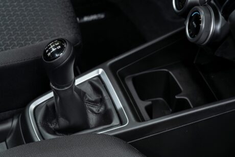 La Swift hybride est disponible en boîte manuelle à 5 rapports ou automatique (CVT)