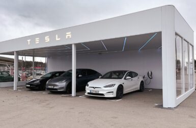 Tesla lance ses essais à distance en Europe