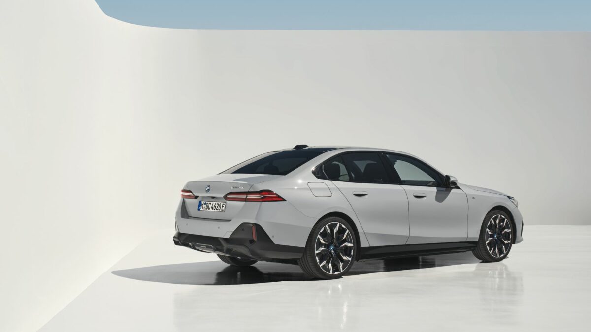 Les dimensions de l'i5 eDrive 40 : 5060 mm de long sur 1900 mm de large et 1515 mm de haut