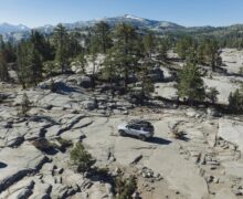 Le Rivian R1S devient le premier modèle électrique de série à parcourir la célèbre piste du Rubicon Trail