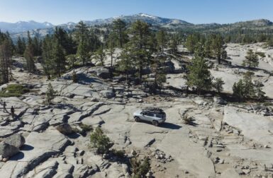 Le Rivian R1S devient le premier modèle électrique de série à parcourir la célèbre piste du Rubicon Trail